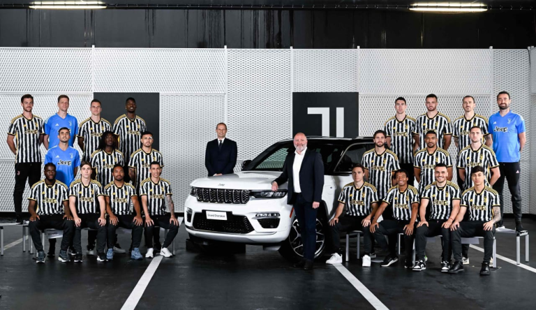 Игроки и персонал «Ювентуса» получили автомобили JEEP
